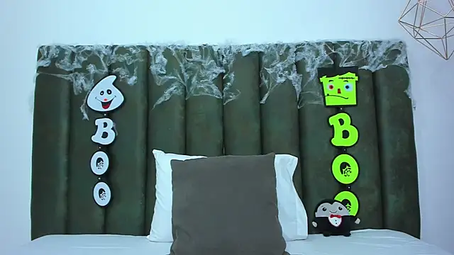 ThailyCherry online show from 10/27/25, 08:10