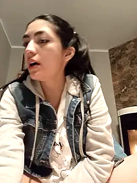 ThailyCherry online show from 11/25/25, 09:04