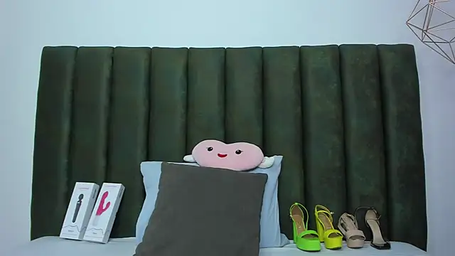 ThailyCherry online show from 11/08/25, 08:34