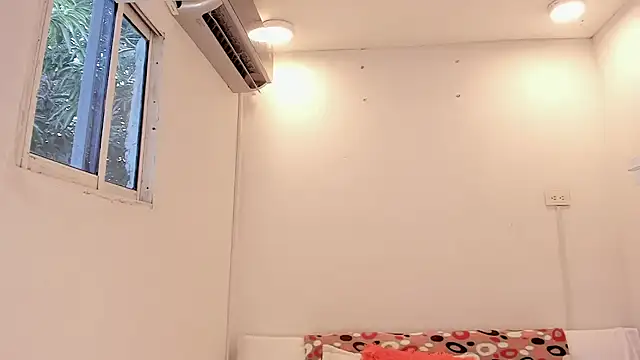 meganrossee69 online show from 12/05/24, 08:06