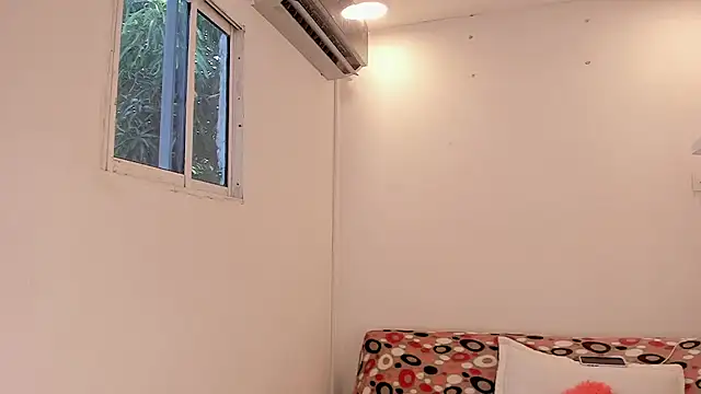 meganrossee69 online show from 12/18/24, 09:08