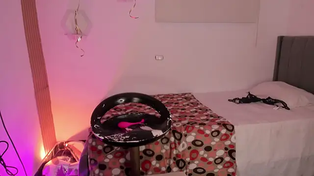 meganrossee69 online show from 05/25/26, 02:49