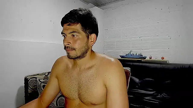 Snapshot of Himoreno25 chatting on 02/26/25, 03:25 Himoreno25 online show from 02/26/25, 03:25