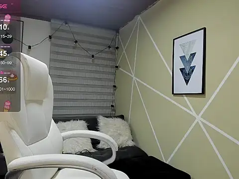 Enma  clark online show from 10/28/25, 04:24