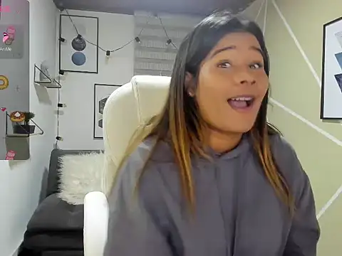 Enma  clark online show from 11/07/25, 04:17