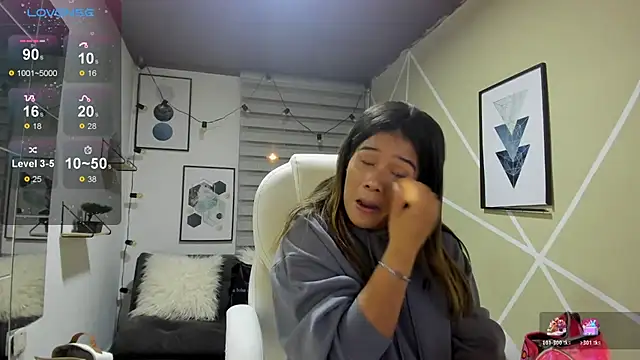 Snapshot of Enma__clark chatting on 01/11/26, 04:41 Enma clark online show from 01/11/26, 04:41