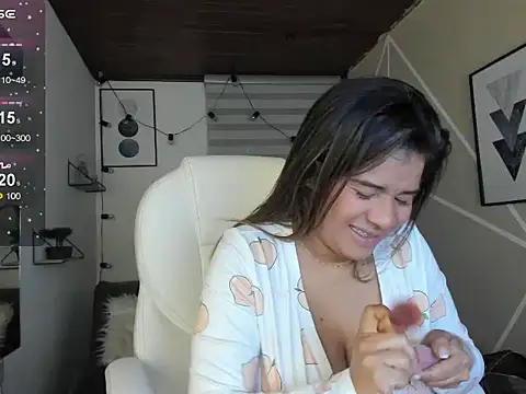 Enma  clark online show from 11/22/25, 04:33