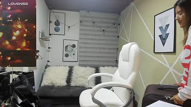 Enma  clark online show from 12/05/25, 04:11