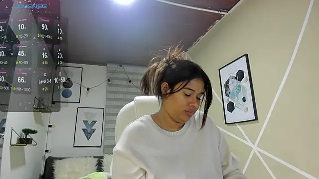 Snapshot of Enma__clark chatting on 01/19/26, 04:05 Enma clark online show from 01/19/26, 04:05