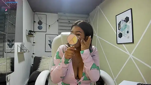 Snapshot of Enma__clark chatting on 02/01/26, 03:49 Enma clark online show from 02/01/26, 03:49