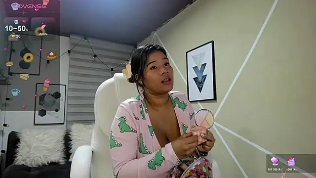 Enma  clark online show from 10/31/25, 03:25