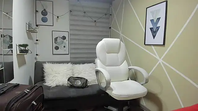 Enma  clark online show from 11/25/25, 03:29