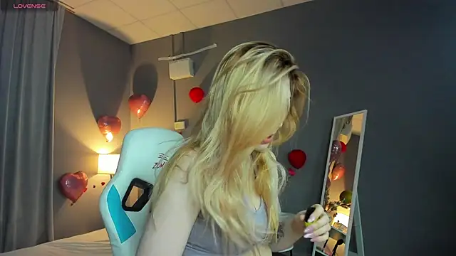 Snapshot of Vanessa_Walters chatting on 03/07/25, 02:15 Vanessa Walters online show from 03/07/25, 02:15