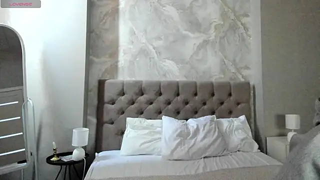 Vanessa Walters online show from 04/11/26, 03:03