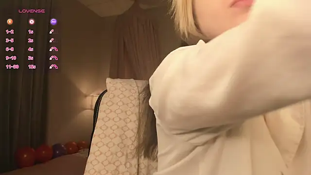 Snapshot of Vanessa_Walters chatting on 10/26/25, 02:56 Vanessa Walters online show from 10/26/25, 02:56