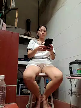 Snapshot of Tinease chatting on 09/17/25, 03:19 Tinease online show from 09/17/25, 03:19
