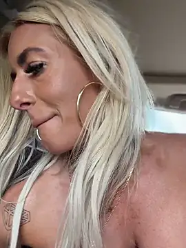 blondiluvsanal online show from 04/15/26, 05:17