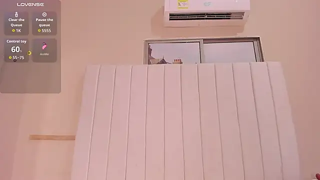 Snapshot of julieta_flower chatting on 11/27/25, 03:34 julieta flower online show from 11/27/25, 03:34