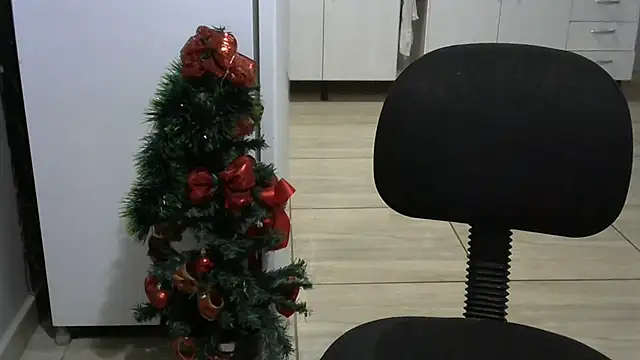 branca18hot online show from 12/18/25, 02:05