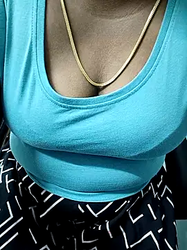 Snapshot of tamil_subha69 chatting on 11/30/25, 06:25 tamil subha69 online show from 11/30/25, 06:25