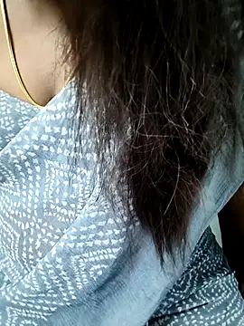 Snapshot of tamil_subha69 chatting on 11/24/25, 09:48 tamil subha69 online show from 11/24/25, 09:48