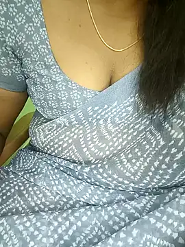 Snapshot of tamil_subha69 chatting on 12/23/24, 04:12 tamil subha69 online show from 12/23/24, 04:12