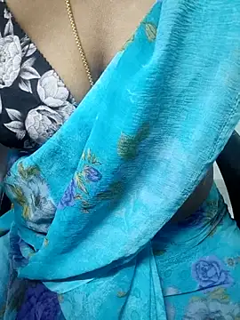 Snapshot of tamil_subha69 chatting on 06/17/26, 06:40 tamil subha69 online show from 06/17/26, 06:40