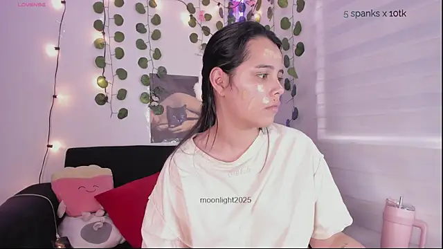 moonliiiight1 online show from 09/18/25, 09:07