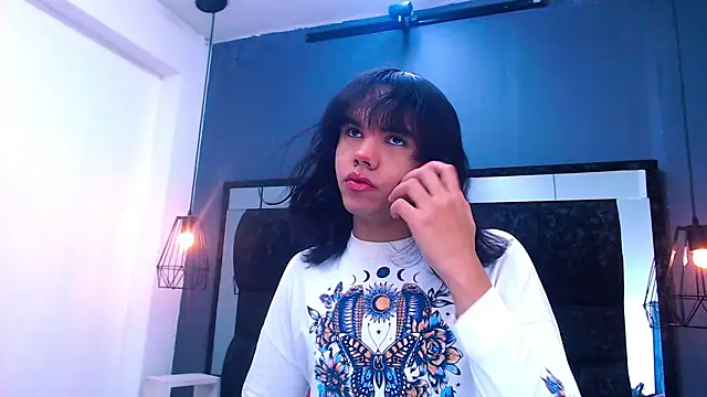 AndreaGil  online show from 12/18/25, 12:31