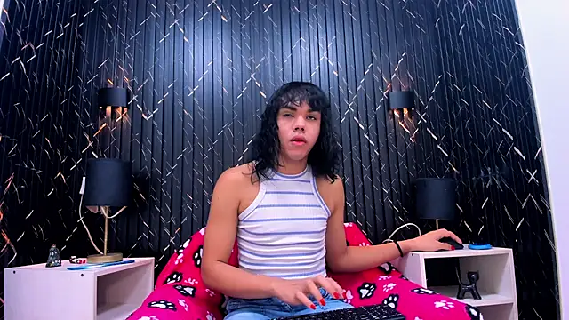 AndreaGil  online show from 10/10/25, 01:23