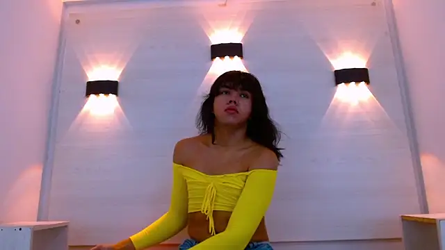 AndreaGil  online show from 12/14/25, 06:24