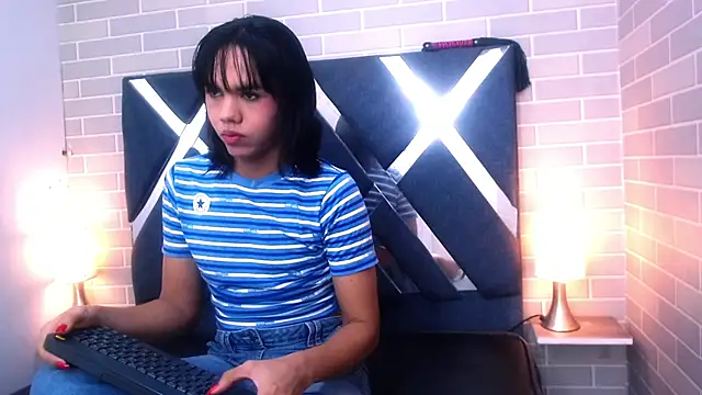 AndreaGil  online show from 02/18/25, 11:00