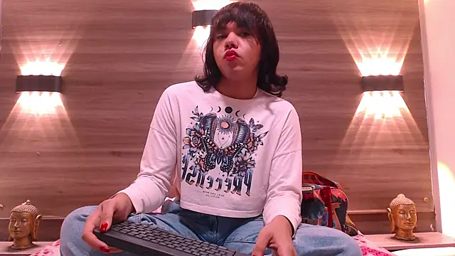 AndreaGil  online show from 02/25/26, 05:46