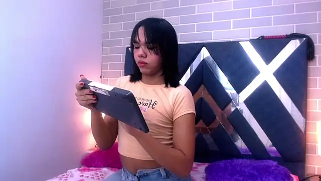 AndreaGil  online show from 02/12/25, 11:40