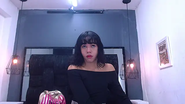 AndreaGil  online show from 09/25/25, 06:58