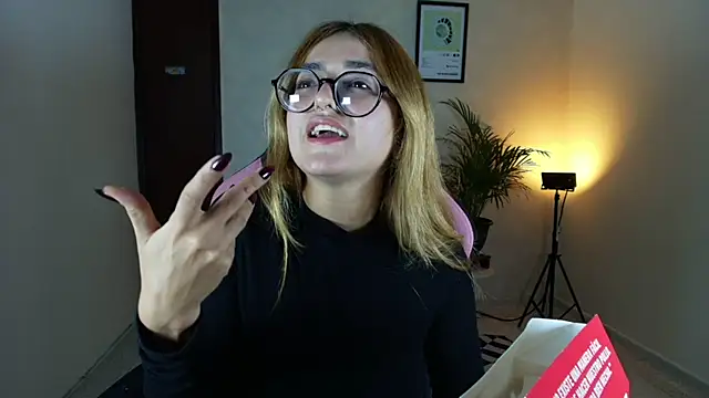 SweetJennaa online show from 04/05/26, 04:30