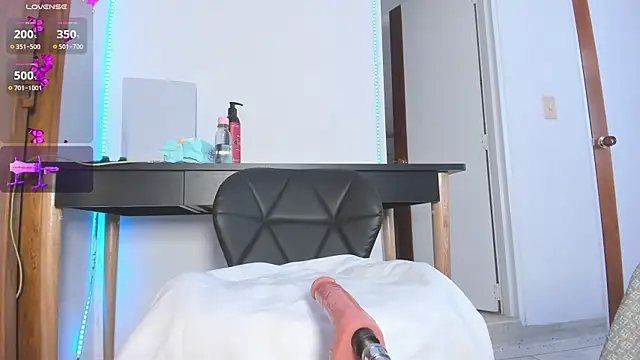 Snapshot of lily_evil chatting on 02/17/26, 05:54 lily evil online show from 02/17/26, 05:54