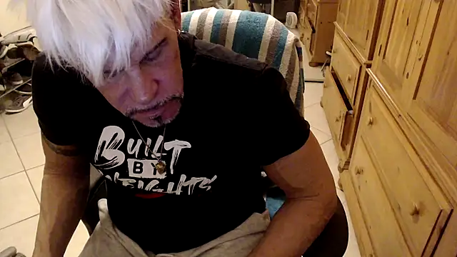 joeydee1 online show from 02/26/25, 11:43