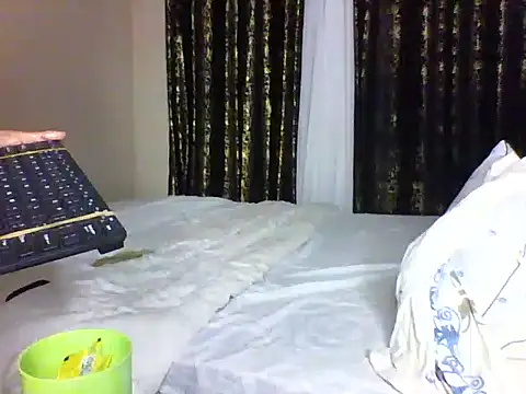 Candii wet  online show from 10/25/25, 12:10