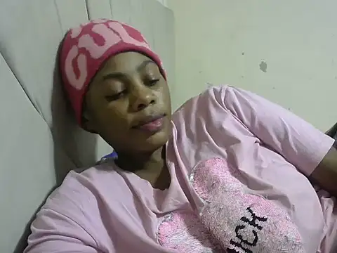 Snapshot of sweetgirlDora chatting on 09/25/25, 09:32 sweetgirlDora online show from 09/25/25, 09:32