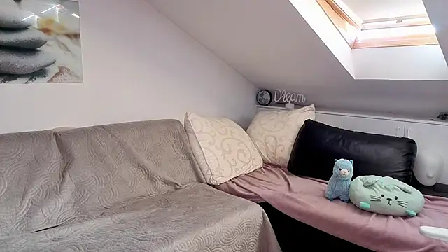 MiaRouge online show from 11/04/25, 08:40