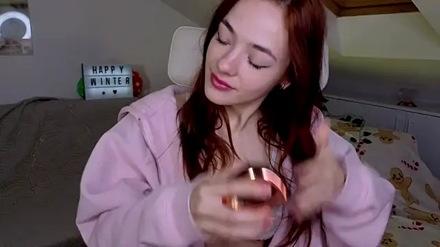 MiaRouge online show from 12/05/25, 02:54