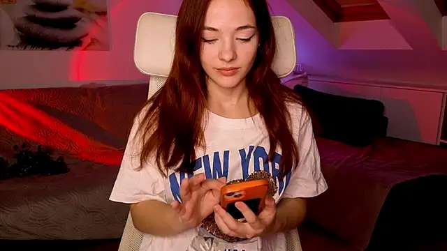 MiaRouge online show from 10/21/25, 05:01