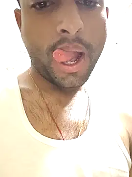 PRIYANHUxh online show from 04/05/26, 03:46