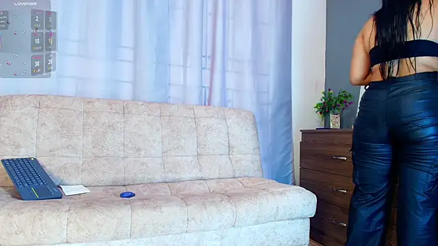 jade brunnette online show from 11/06/25, 08:13