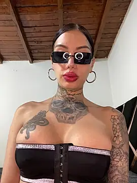 Snapshot of Zaratattoox chatting on 03/22/26, 08:27 Zaratattoox online show from 03/22/26, 08:27