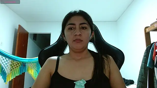 Snapshot of danna_peterson1 chatting on 07/11/26, 12:11 danna peterson1 online show from 07/11/26, 12:11