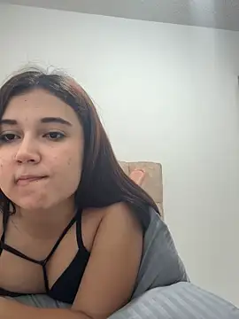 Snapshot of mia_cooper_24 chatting on 03/11/25, 01:59 mia cooper 24 online show from 03/11/25, 01:59