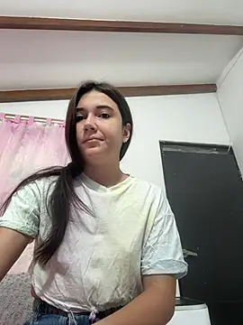 Snapshot of mia_cooper_24 chatting on 02/18/25, 01:33 mia cooper 24 online show from 02/18/25, 01:33