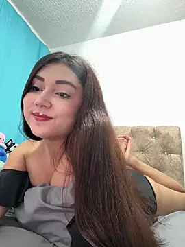 Snapshot of mia_cooper_24 chatting on 06/18/26, 02:32 mia cooper 24 online show from 06/18/26, 02:32
